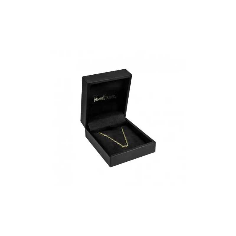 Estuche para colgante en polipiel negra con logotipo dorado MyJewelBoxes, abierto - MAN2C-N 73×84×37 mm