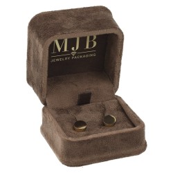 Astuccio aperto CHA1P-M in velluto marrone con un paio di orecchini all'interno e logo MJB dorato