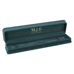 Écrin CHA4PE-V ouvert avec un bracelet en chaîne fine, intérieur velours vert bouteille et logo doré MJB