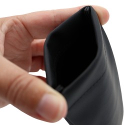 Estuche blando con terciopelo para gafas negro GAF6B-N, en uso