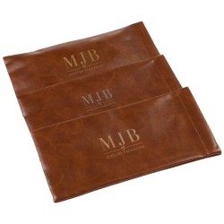 Estuche blando de pellizco para gafas marrón 178×85×5 mm - GAF5B-M con el logotipo MJB estampado, vista 4