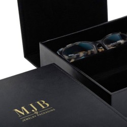Caja para gafas negra con 3 compartimentos 162×184×52 mm - GAF8C-N con el logotipo MJB estampado, vista 4