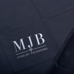 Panno in microfibra con logo per occhiali nero 300×350 mm - GAF13L-N con il logo MJB stampato a caldo, vista 3