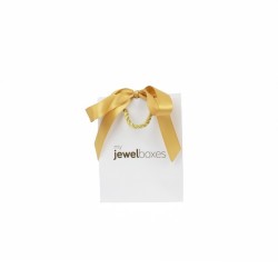 Bolsa de papel blanca para joyería con lazo dorado 120x150x65 mm, vista frontal · BPL120B