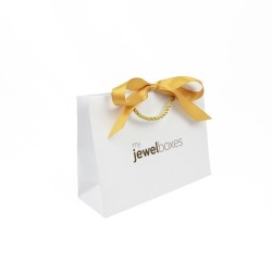 Bolsa de papel blanca con cordón dorado y lazo de raso 200x150x70 mm con logotipo my jewelboxes · BPL200B