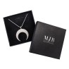 Collierdoosje 120×120×32 mm - WAS9-N, zwart, open met een sieraad, zilverkleurig MyJewelBoxes-logo