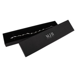 Caja para Pulsera 233×53×23 mm - WAS6B-N, color negro, abierta con una joya, logotipo plateado MyJewelBoxes