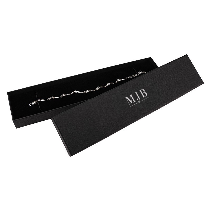 Caja para Pulsera 233×53×23 mm - WAS6B-N, color negro, abierta con una joya, logotipo plateado MyJewelBoxes