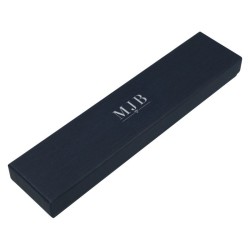 Armbanddoosje 233×53×27 mm - WAS6-A, blauw, gesloten, zilverkleurig MyJewelBoxes-logo