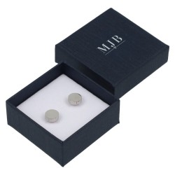 Oorbellendoosje 50×50×23 mm - WAS0-A, blauw, open met een sieraad, zilverkleurig MyJewelBoxes-logo