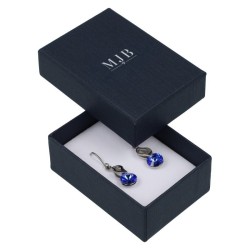 Caja para Pendientes 50×70×25 mm - WAS4-A, color azul, abierta con una joya, logotipo plateado MyJewelBoxes