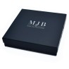 Groot kettingdoosje 167×167×32 mm - WAS11-A, blauw, gesloten, zilverkleurig MyJewelBoxes-logo