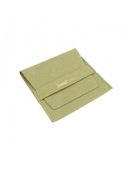 Bolsita para joyas de microfibra color caqui con logo y cierre seguro, ideal para colgantes o pulseras