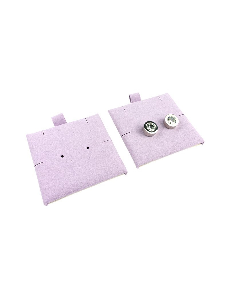 Tacos de microfibra en color lila con ranuras y agujeros para sujetar pendientes y colgante