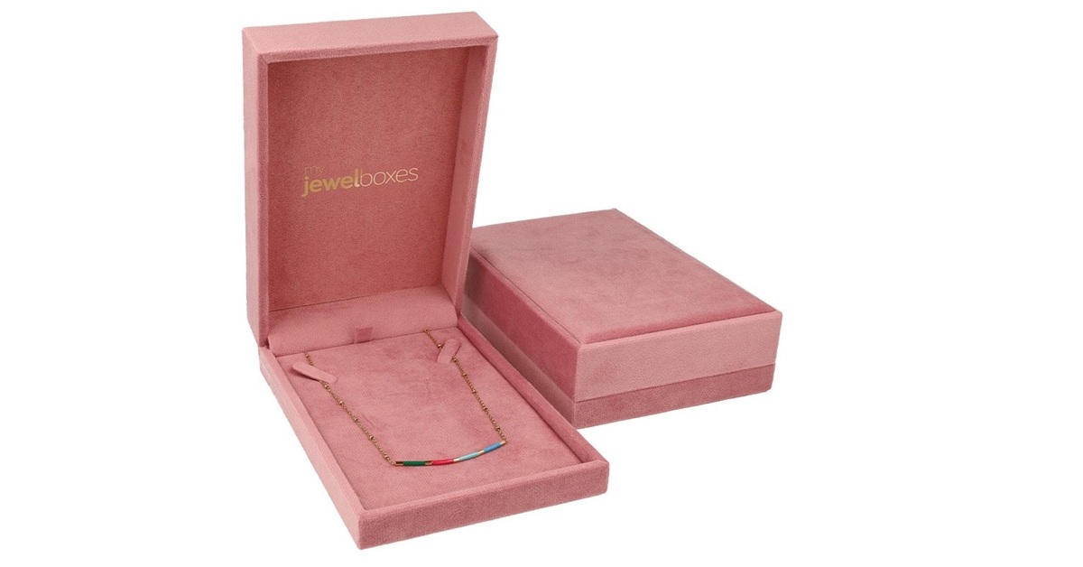 Travel jewellery boxes: how to choose one that really protects your pieces